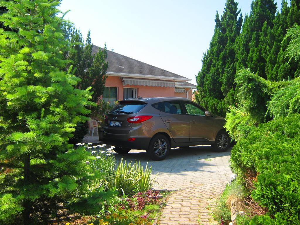 Feszek Apartmanhaz Vonyarcvashegy Exterior photo